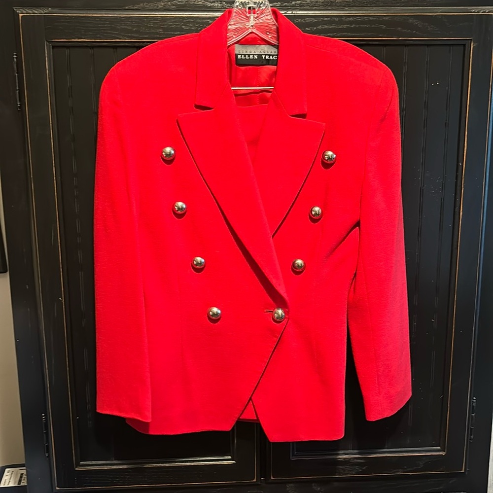 Ellen Tracy, Beautiful, Elegant Red Wool Suit
